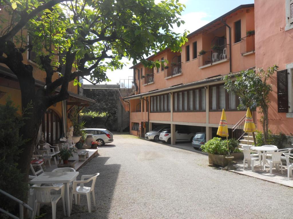 Albergo Giardino 토스콜라노마데노 외부 사진