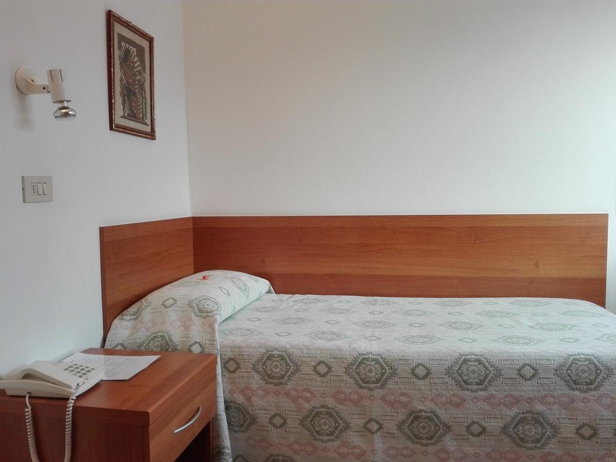 Albergo Giardino 토스콜라노마데노 외부 사진