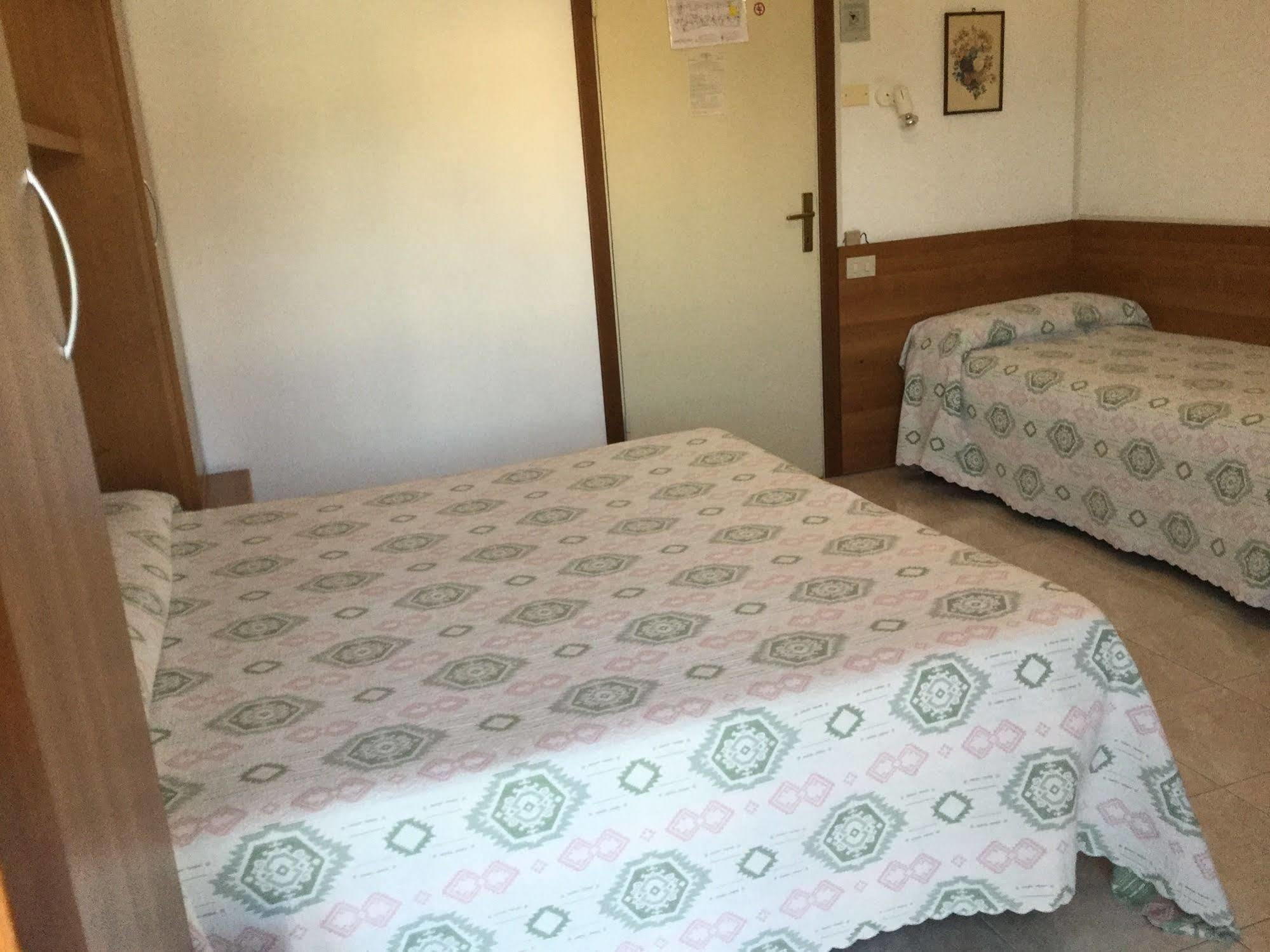 Albergo Giardino 토스콜라노마데노 외부 사진